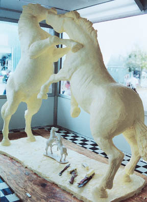 Jim Victor's Butter sculpture of horses fighting