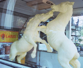 Jim Victor's Butter sculpture of horses fighting