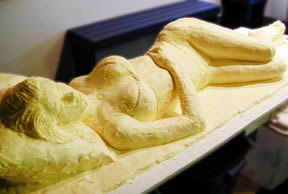 Talia, buttersculpture by Jim Victor for Ripley's Belive It Or Not another view